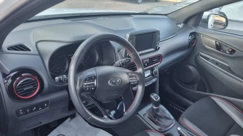 Hyundai Kona usata a Savona (11)