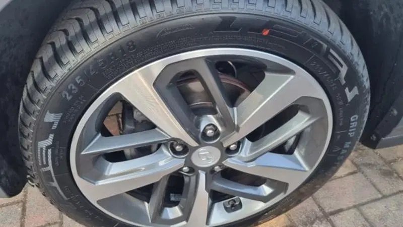 Hyundai Kona usata a Savona (6)