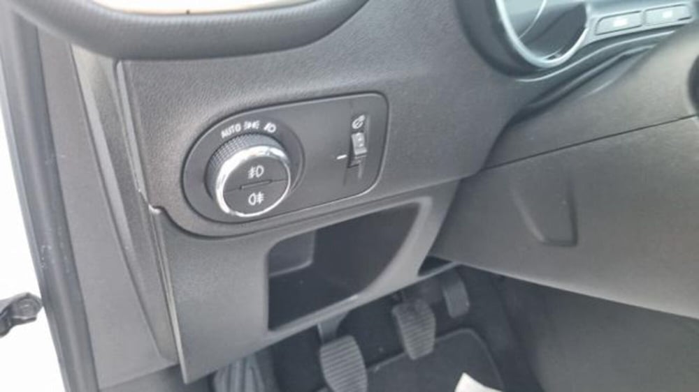 Opel Crossland usata a Savona (15)