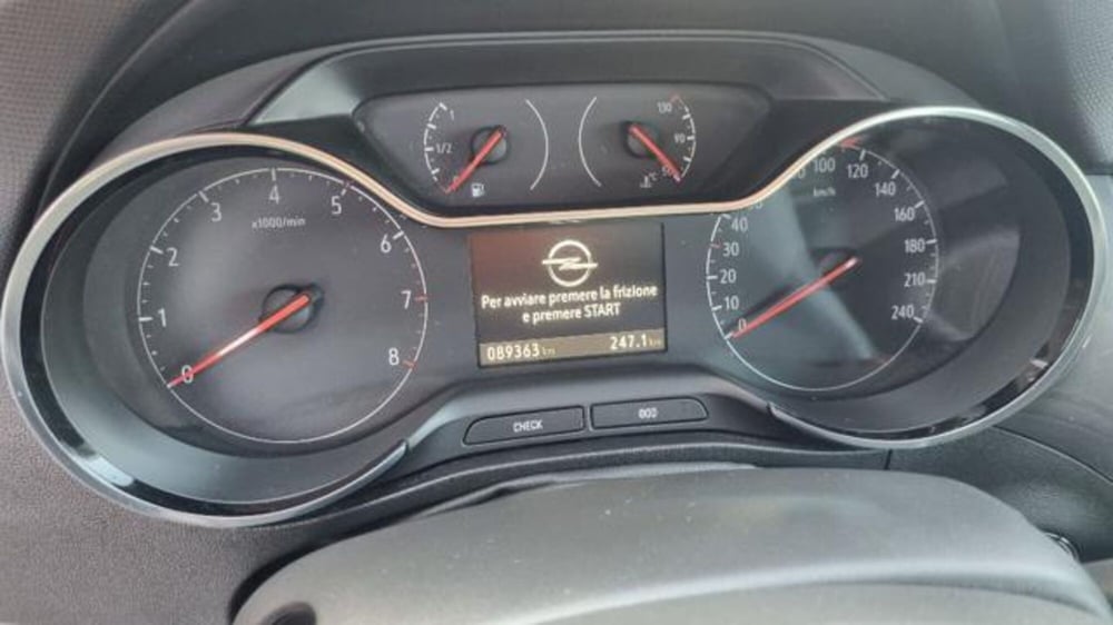 Opel Crossland usata a Savona (16)