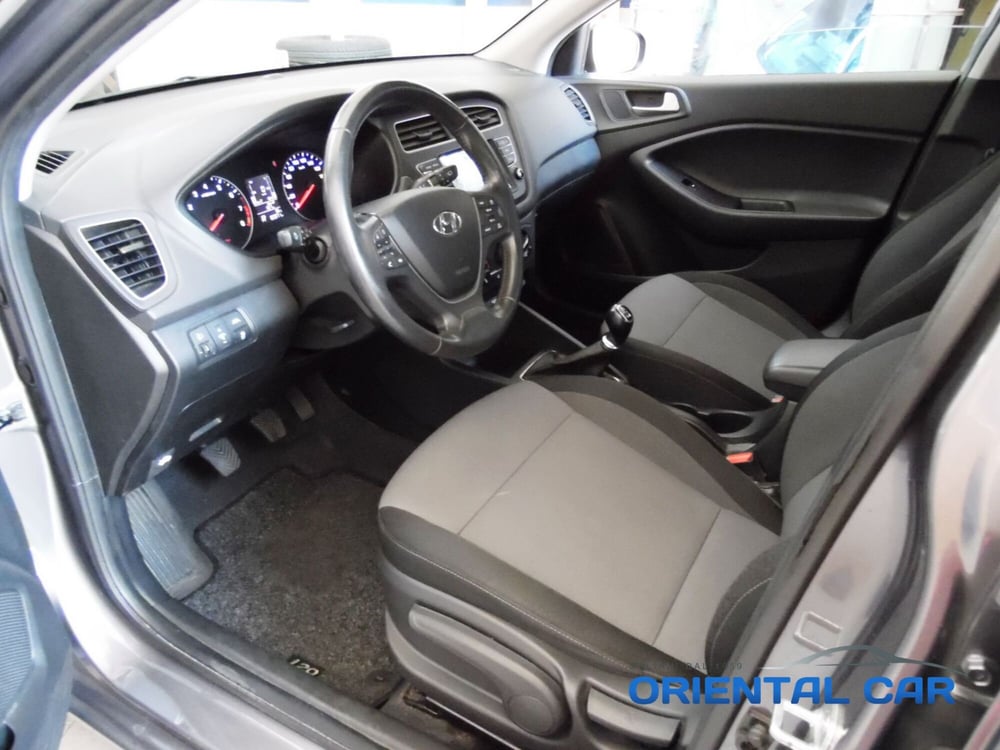 Hyundai i20 usata a La Spezia (9)