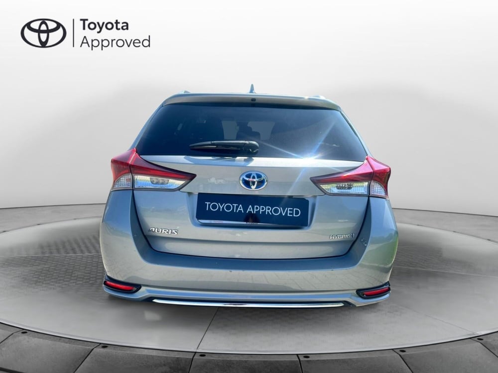Toyota Auris Station Wagon usata a Como (4)