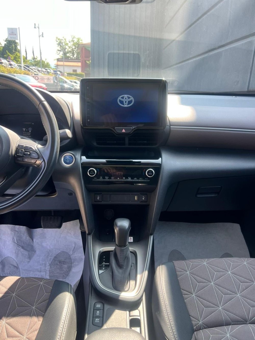 Toyota Yaris Cross usata a Como (14)