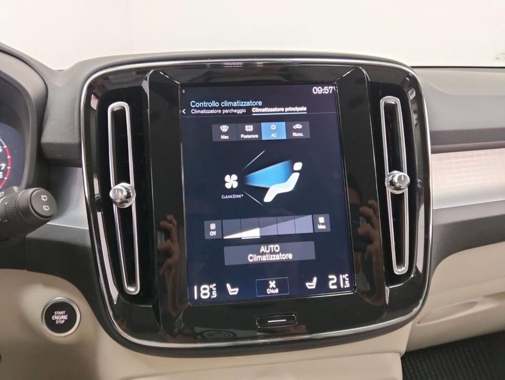 Volvo XC40 usata a Como (14)