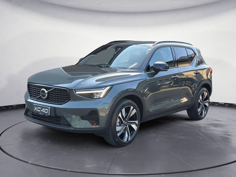 Volvo XC40 nuova a Como