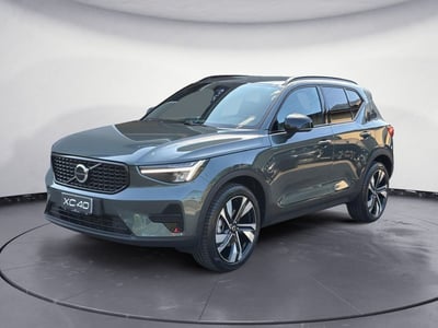 Volvo XC40 B3 automatico Plus Dark nuova a Como