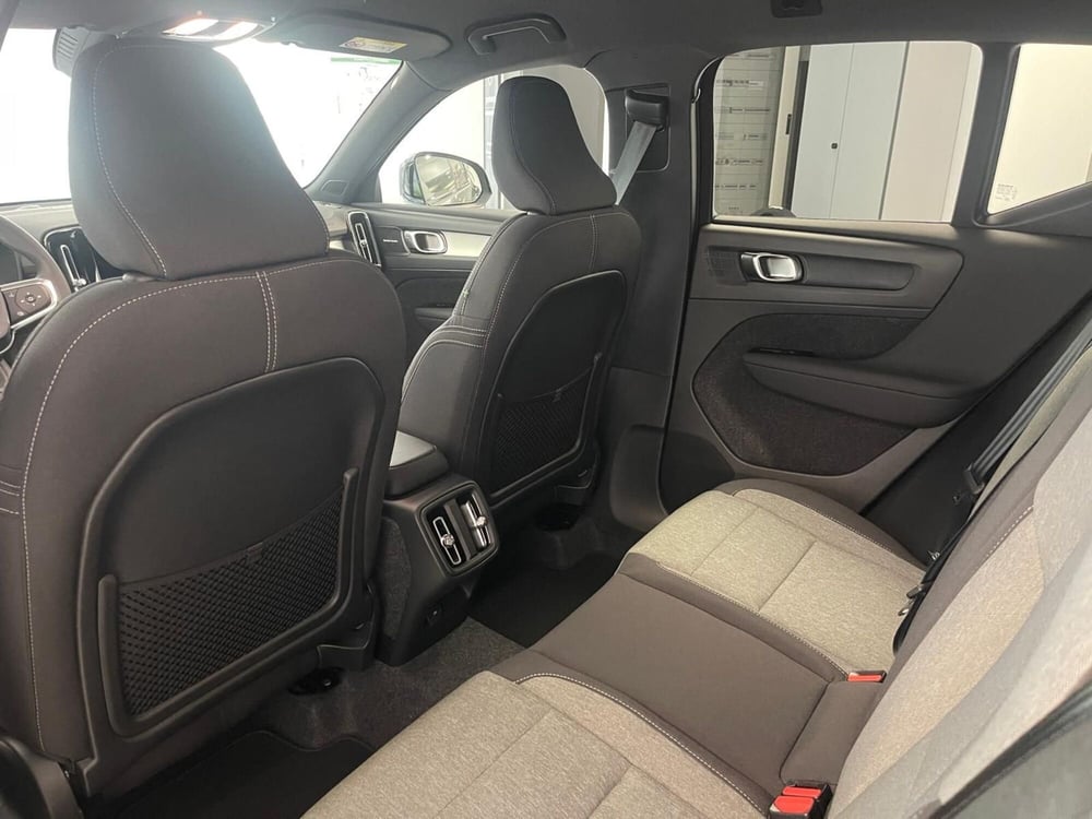 Volvo XC40 nuova a Como (10)
