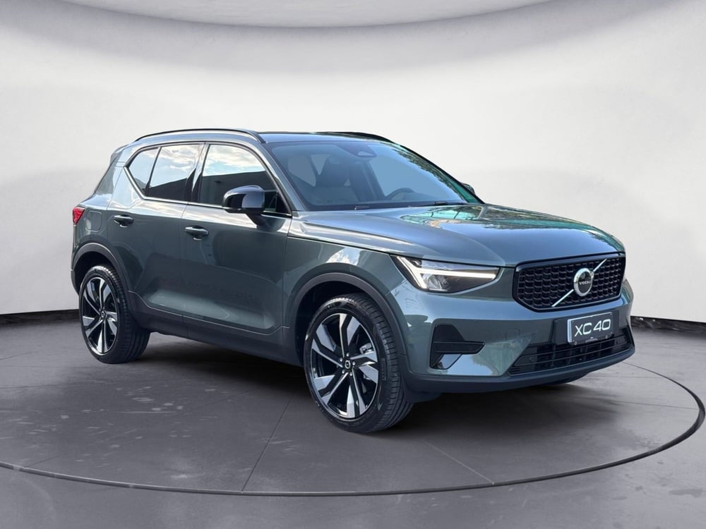 Volvo XC40 nuova a Como (2)