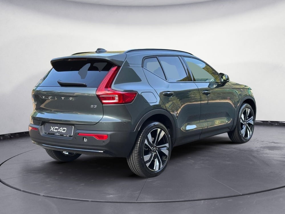 Volvo XC40 nuova a Como (4)