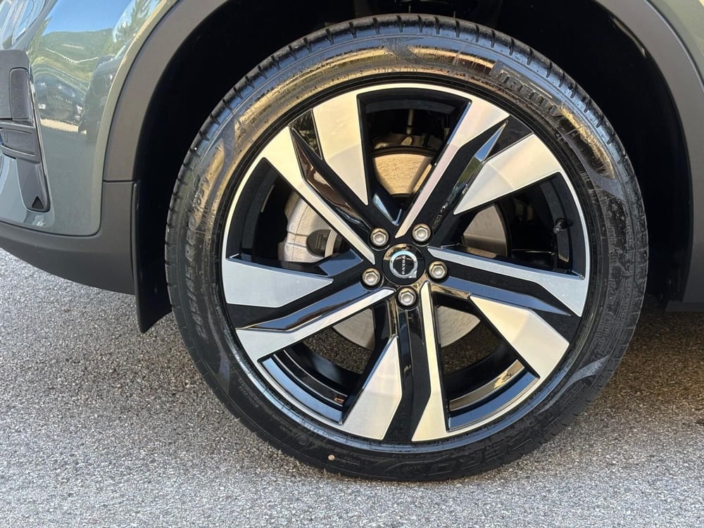 Volvo XC40 nuova a Como (7)