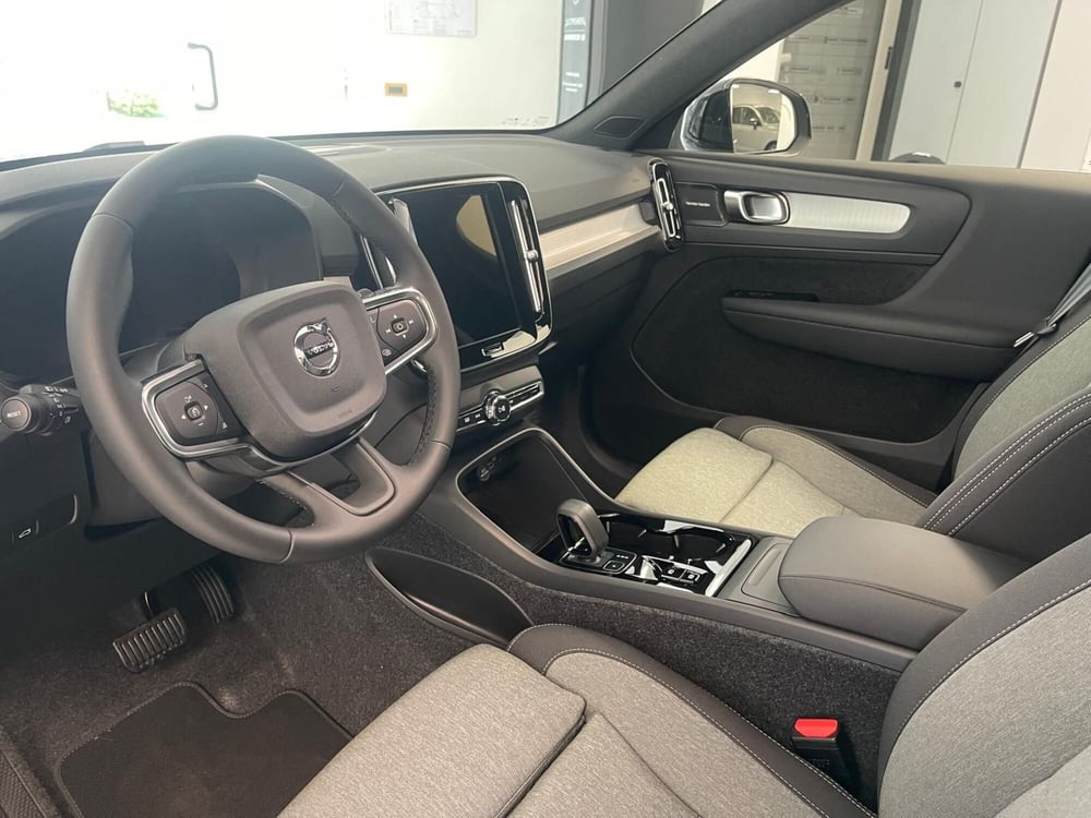 Volvo XC40 nuova a Como (9)