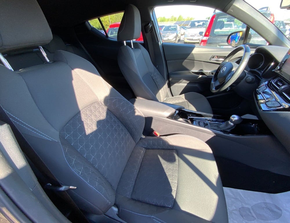 Toyota Toyota C-HR usata a Perugia (10)