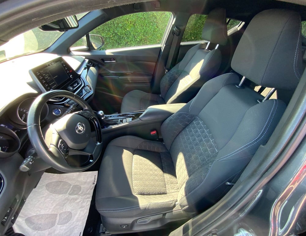 Toyota Toyota C-HR usata a Perugia (13)