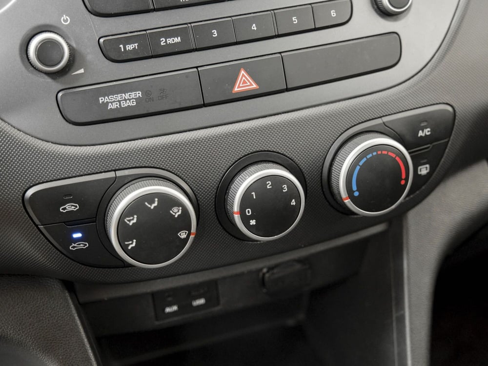 Hyundai i10 usata a Prato (11)