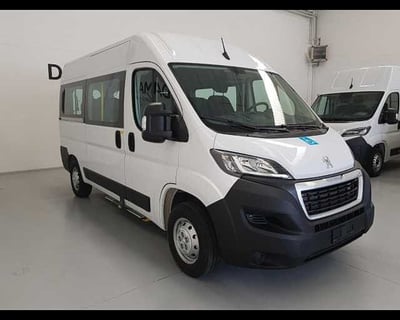 Peugeot Boxer Furgone 335 L2H2 2.2 bluehdi 140cv S&amp;S vetrato nuova a Solaro