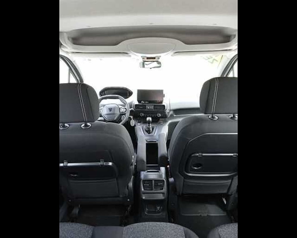 Peugeot Rifter nuova a Milano (13)