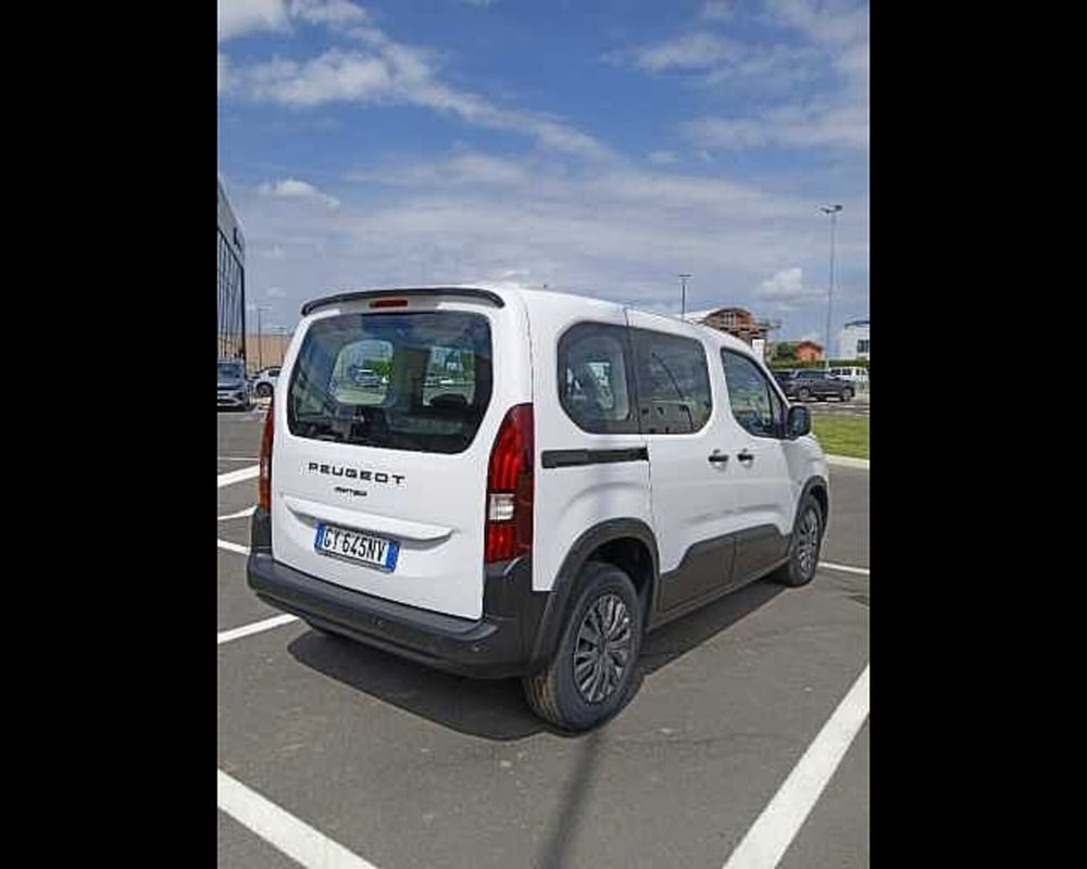 Peugeot Rifter nuova a Milano (3)