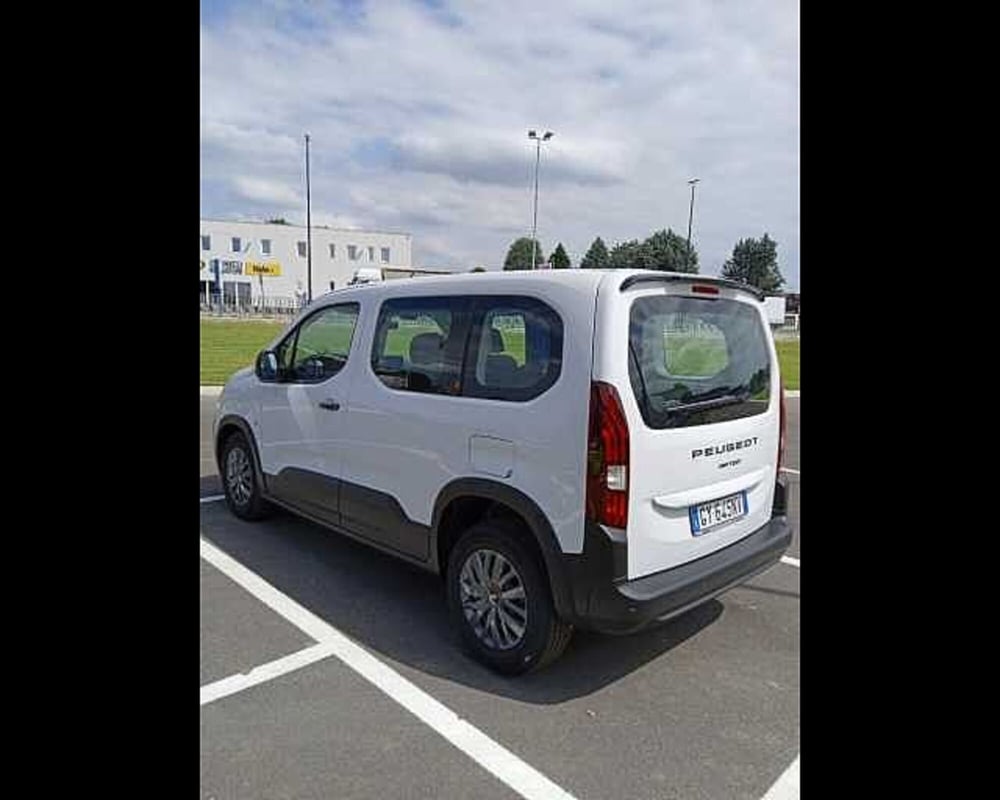 Peugeot Rifter nuova a Milano (4)