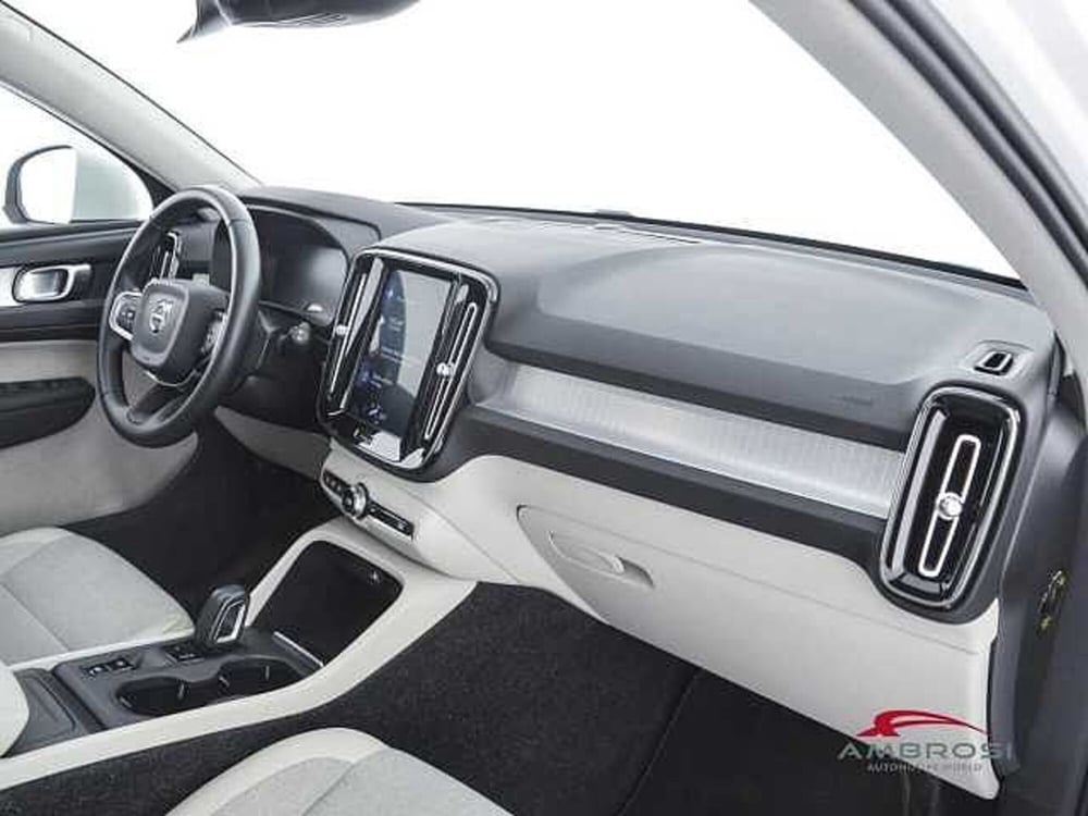 Volvo XC40 usata a Viterbo (12)