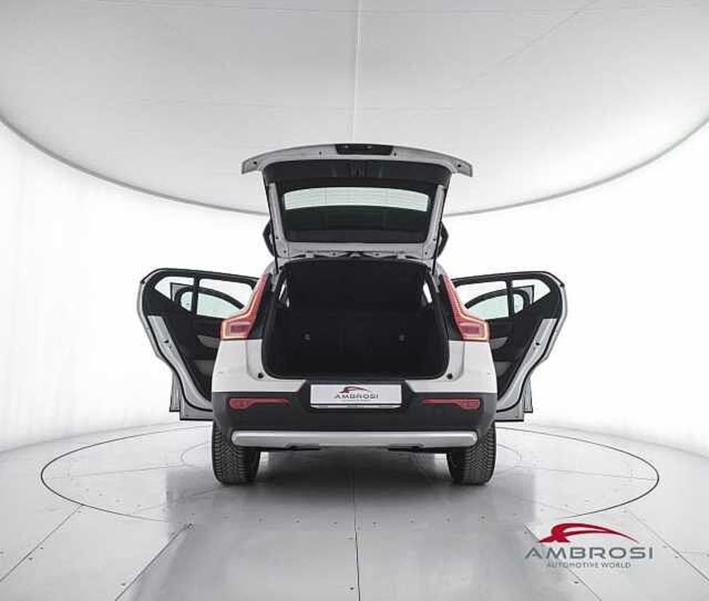 Volvo XC40 usata a Viterbo (7)
