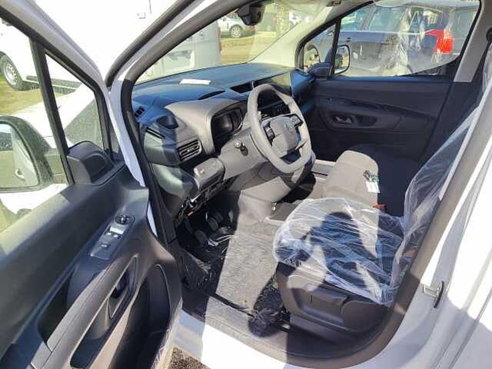 Citroen Berlingo nuova a Viterbo (12)