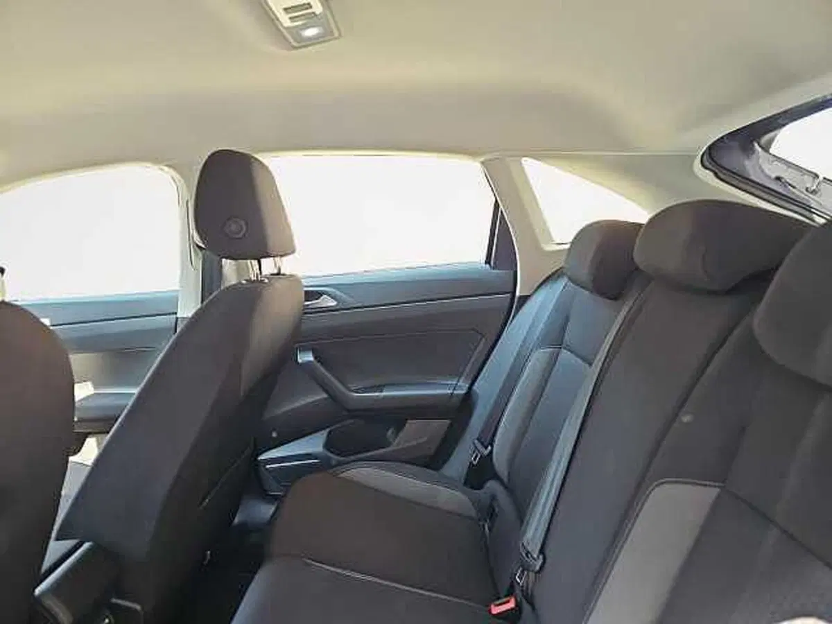 Volkswagen Taigo usata a Lecco (13)