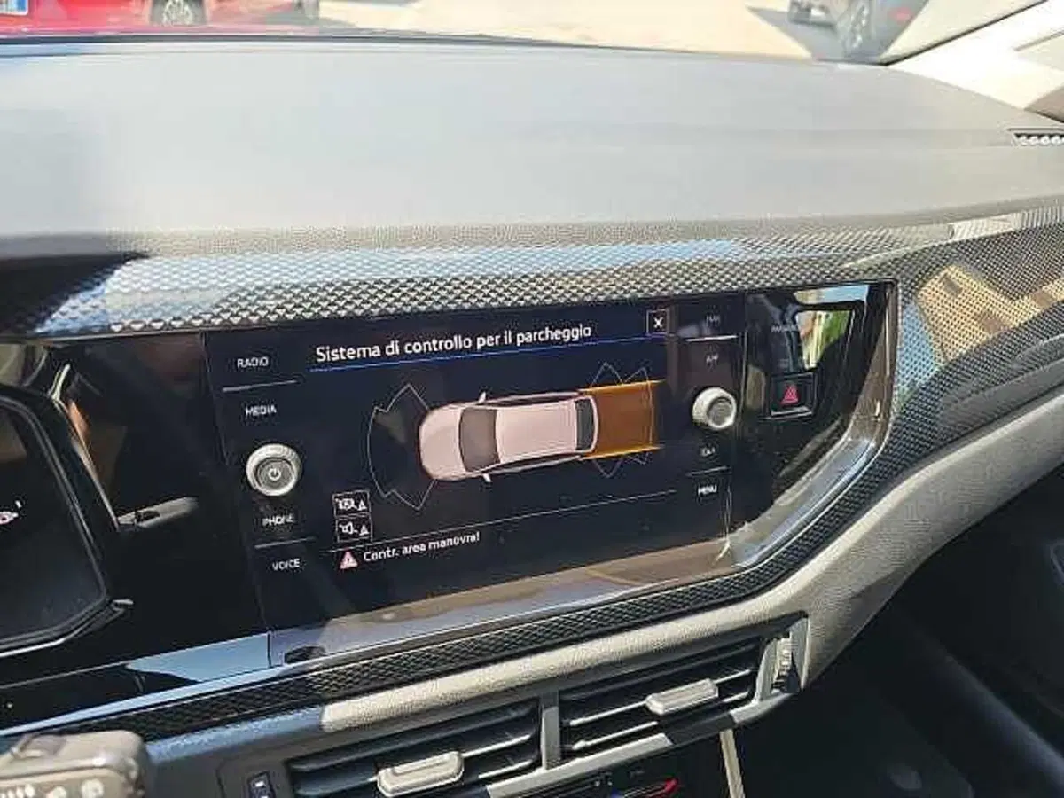 Volkswagen Taigo usata a Lecco (17)