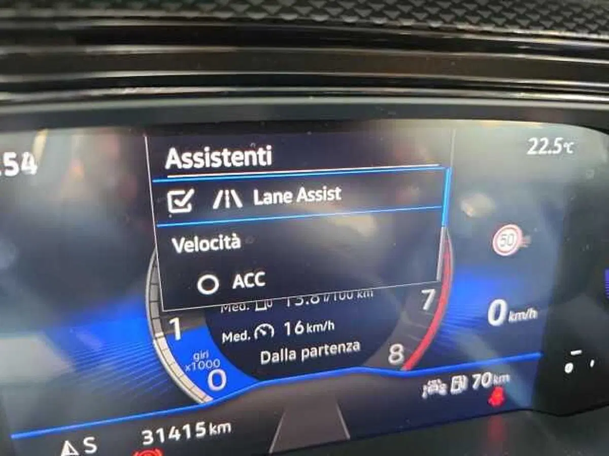Volkswagen Taigo usata a Lecco (18)