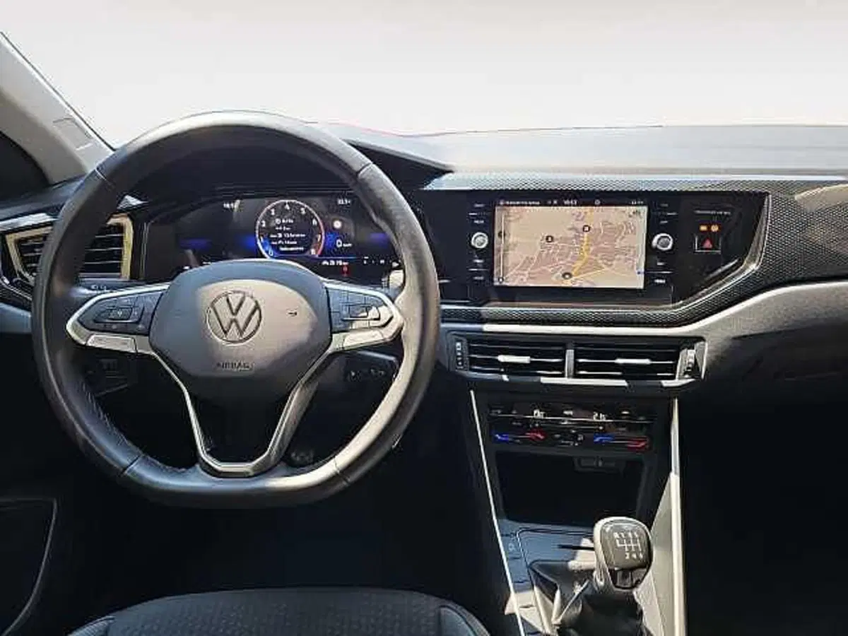 Volkswagen Taigo usata a Lecco (9)