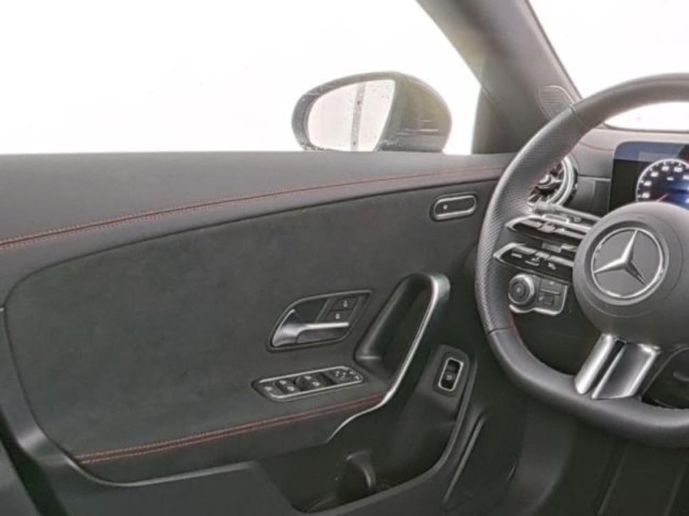 Mercedes-Benz CLA Shooting Brake usata a Milano (6)