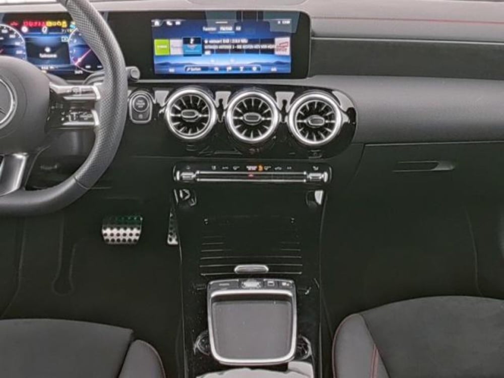 Mercedes-Benz CLA Shooting Brake usata a Milano (7)