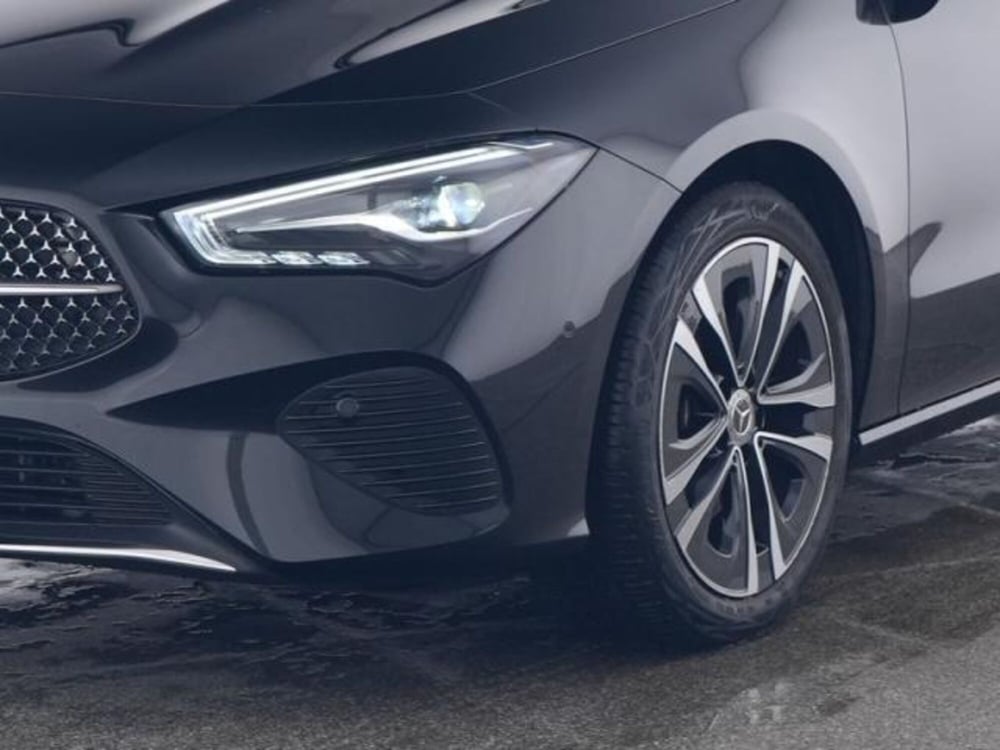 Mercedes-Benz CLA Shooting Brake usata a Milano (3)