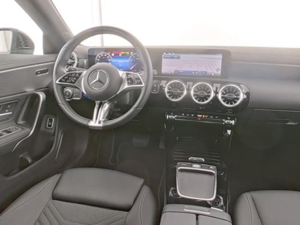 Mercedes-Benz CLA Shooting Brake usata a Milano (5)