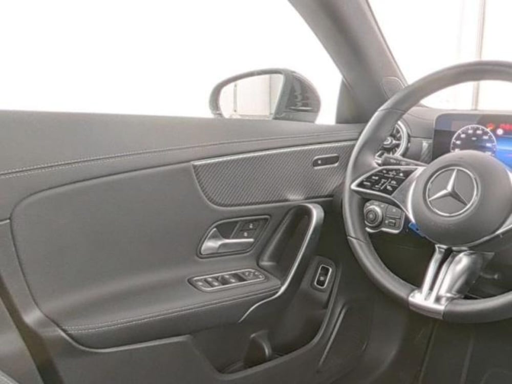 Mercedes-Benz CLA Shooting Brake usata a Milano (6)