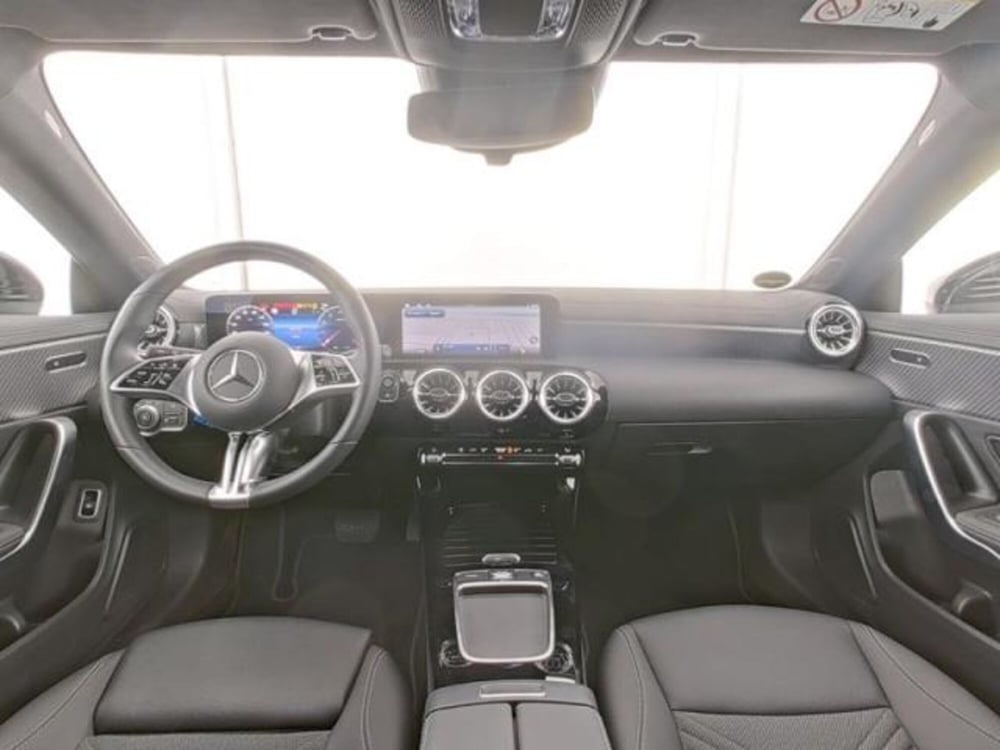 Mercedes-Benz CLA Shooting Brake usata a Milano (9)