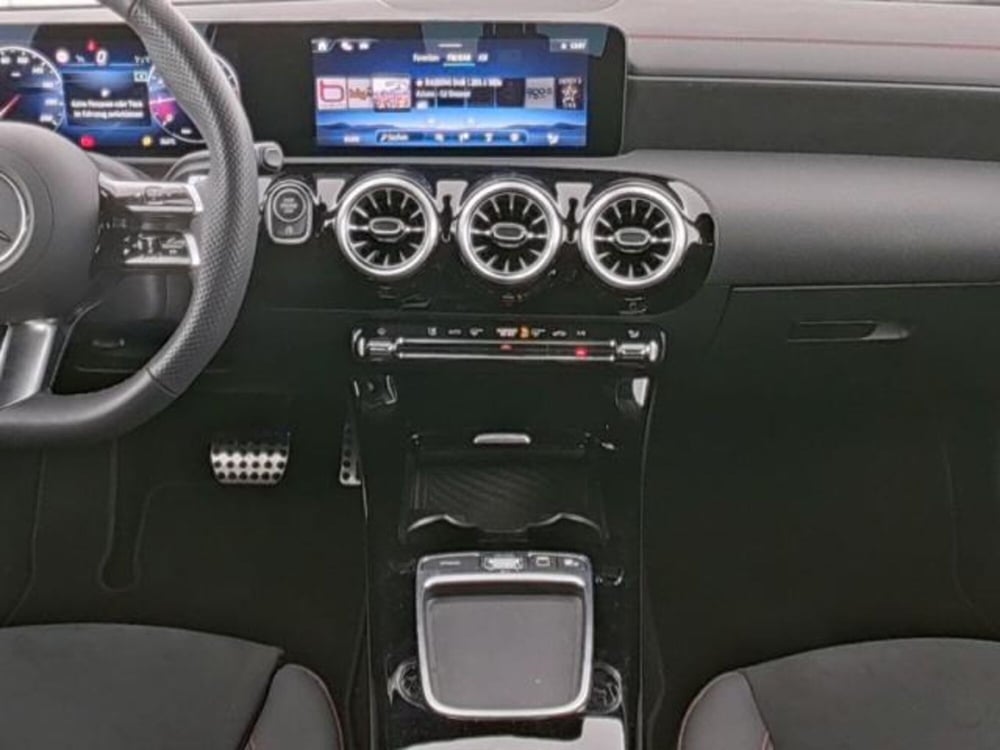 Mercedes-Benz CLA Shooting Brake usata a Milano (5)