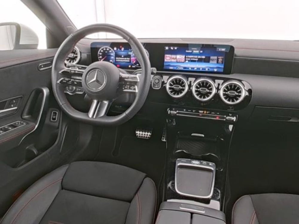 Mercedes-Benz CLA Shooting Brake usata a Milano (9)