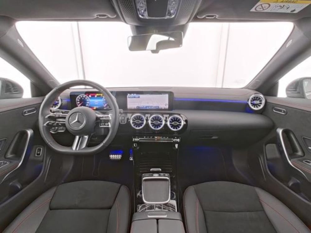 Mercedes-Benz CLA Shooting Brake usata a Milano (5)