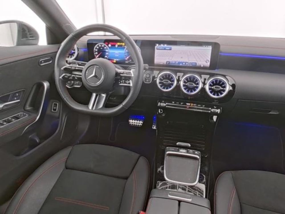 Mercedes-Benz CLA Shooting Brake usata a Milano (9)