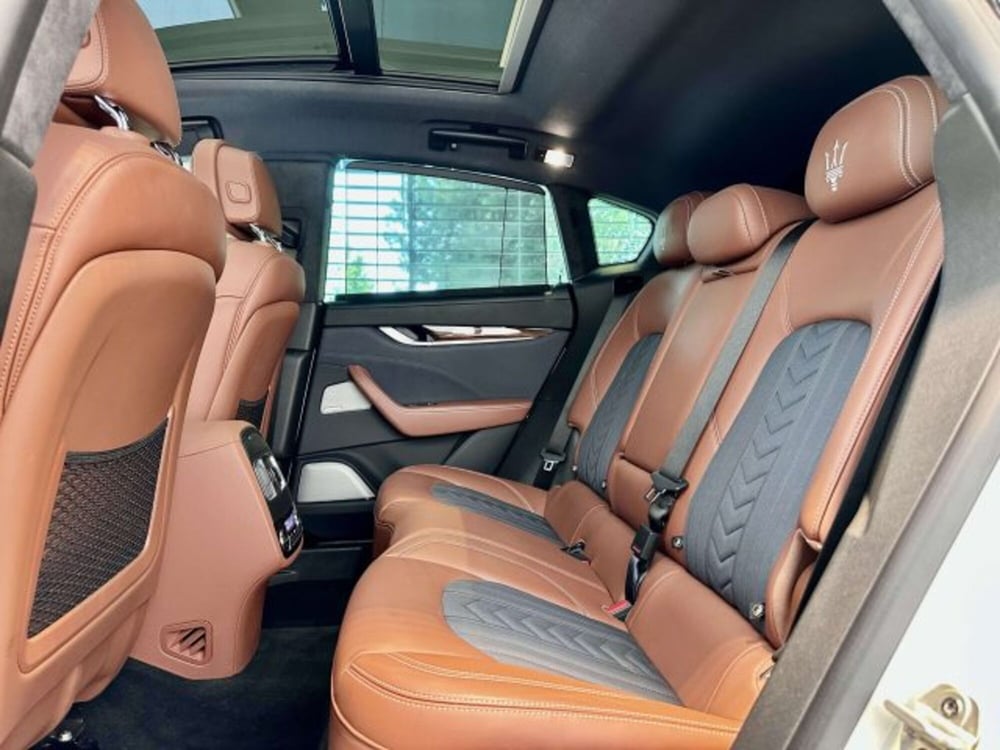 Maserati Levante usata a Torino (11)