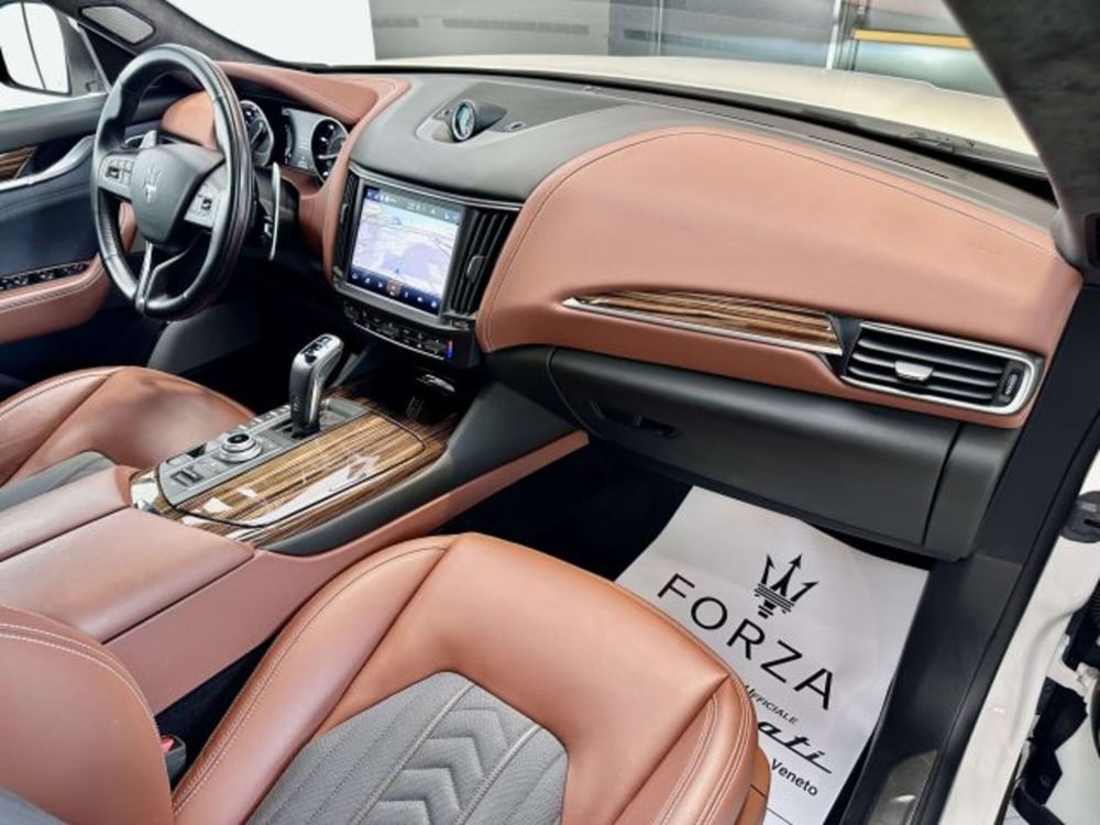 Maserati Levante usata a Torino (12)