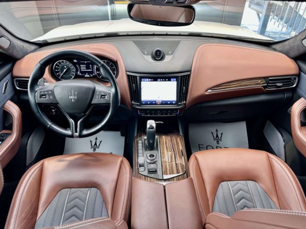 Maserati Levante usata a Torino (15)