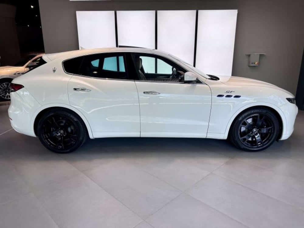 Maserati Levante usata a Torino (5)