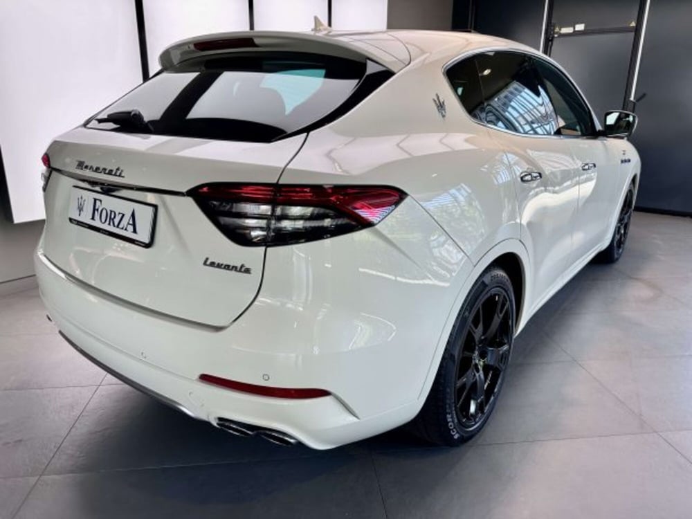 Maserati Levante usata a Torino (6)