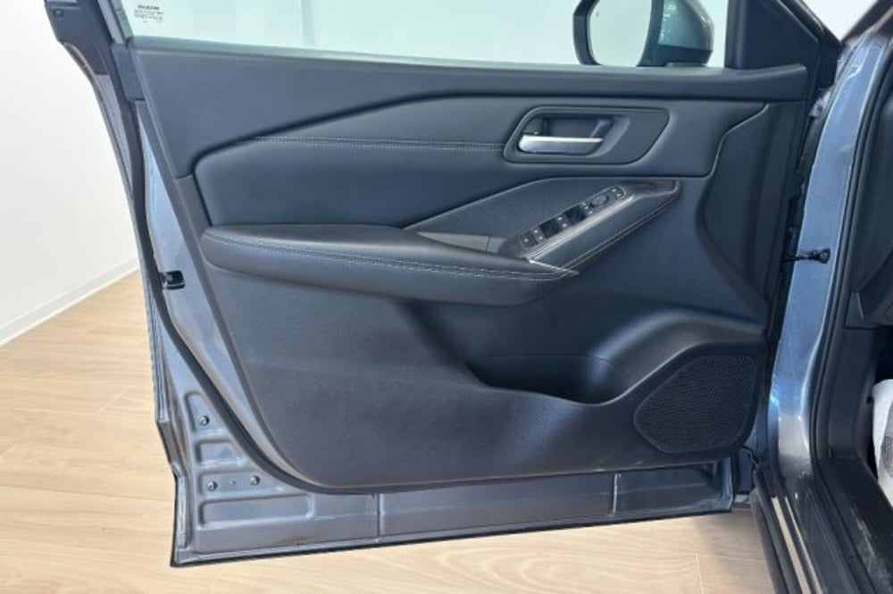 Nissan Qashqai usata a Latina (12)