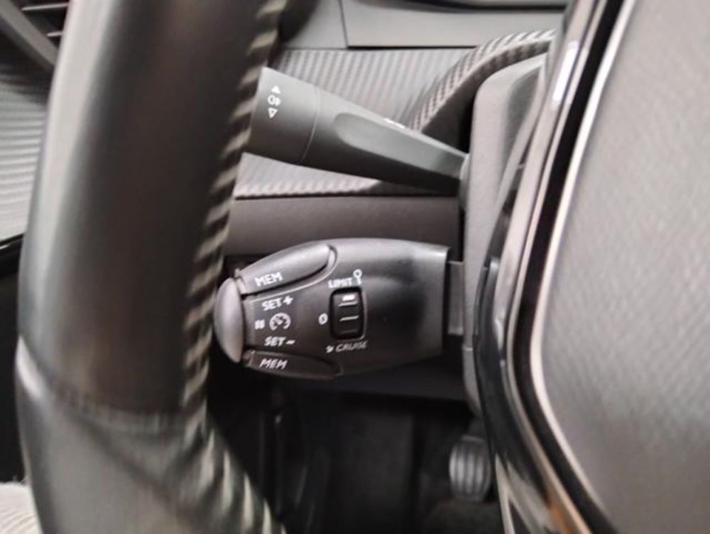 Peugeot 208 usata a Como (11)