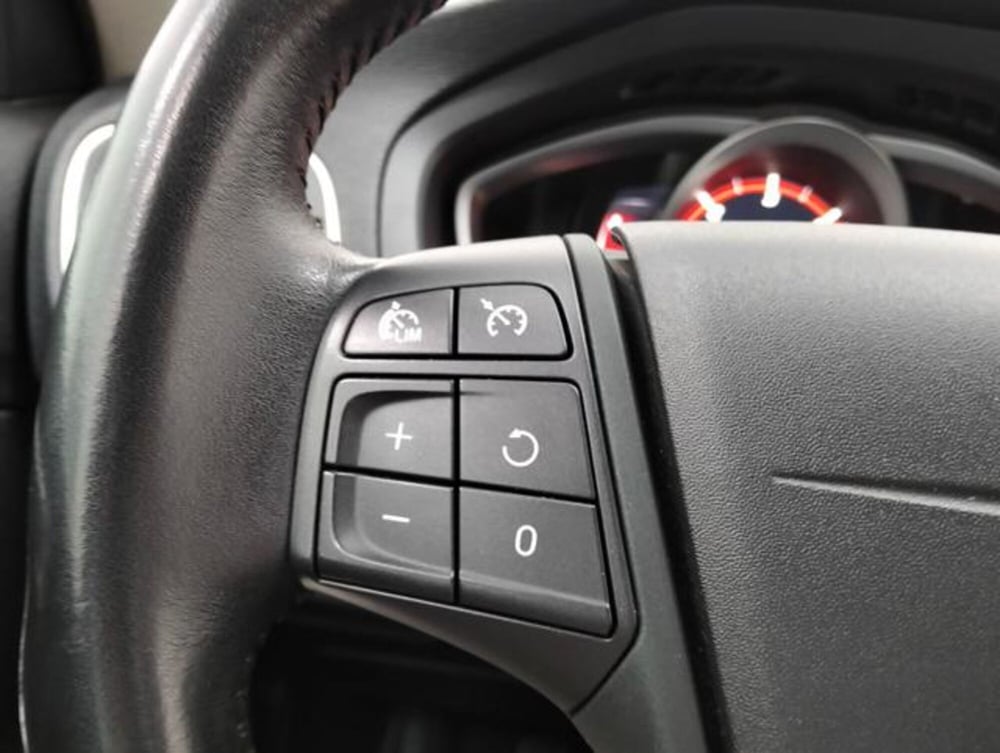 Volvo V40 usata a Como (11)