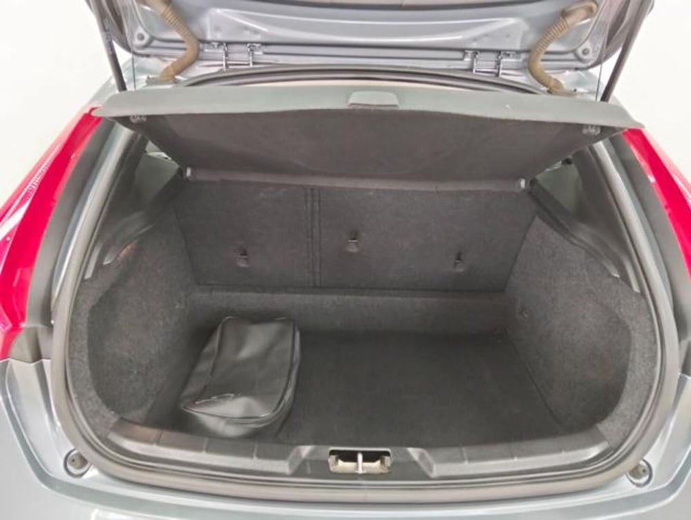 Volvo V40 usata a Como (17)