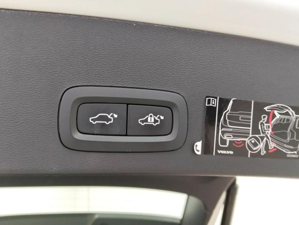 Volvo XC40 usata a Como (19)