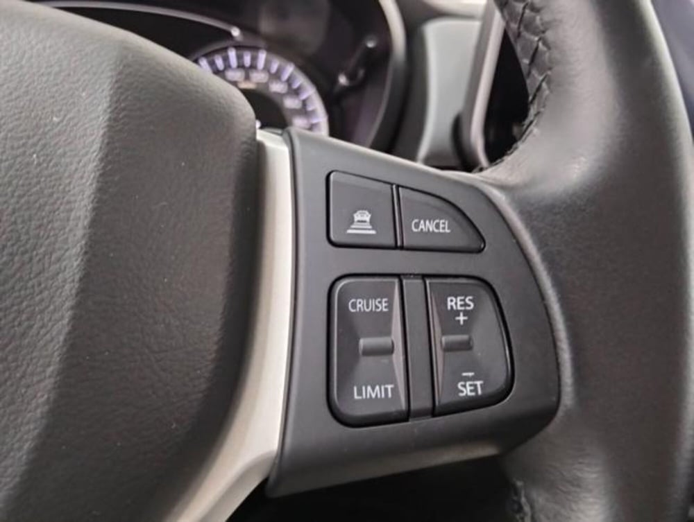 Suzuki S-Cross usata a Como (13)